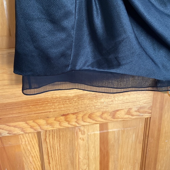 Little black dress worn once and like new condition - Picture 6 of 8